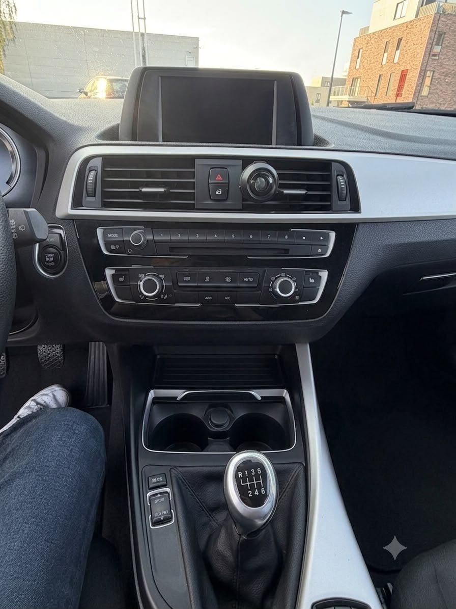 BMW 118i 2017 - Intérieur